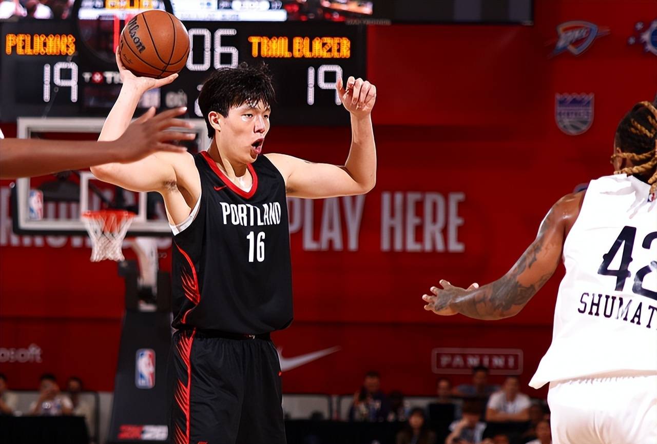常规赛15分10.8篮板，杨瀚森23-24赛季精彩集锦的简单介绍