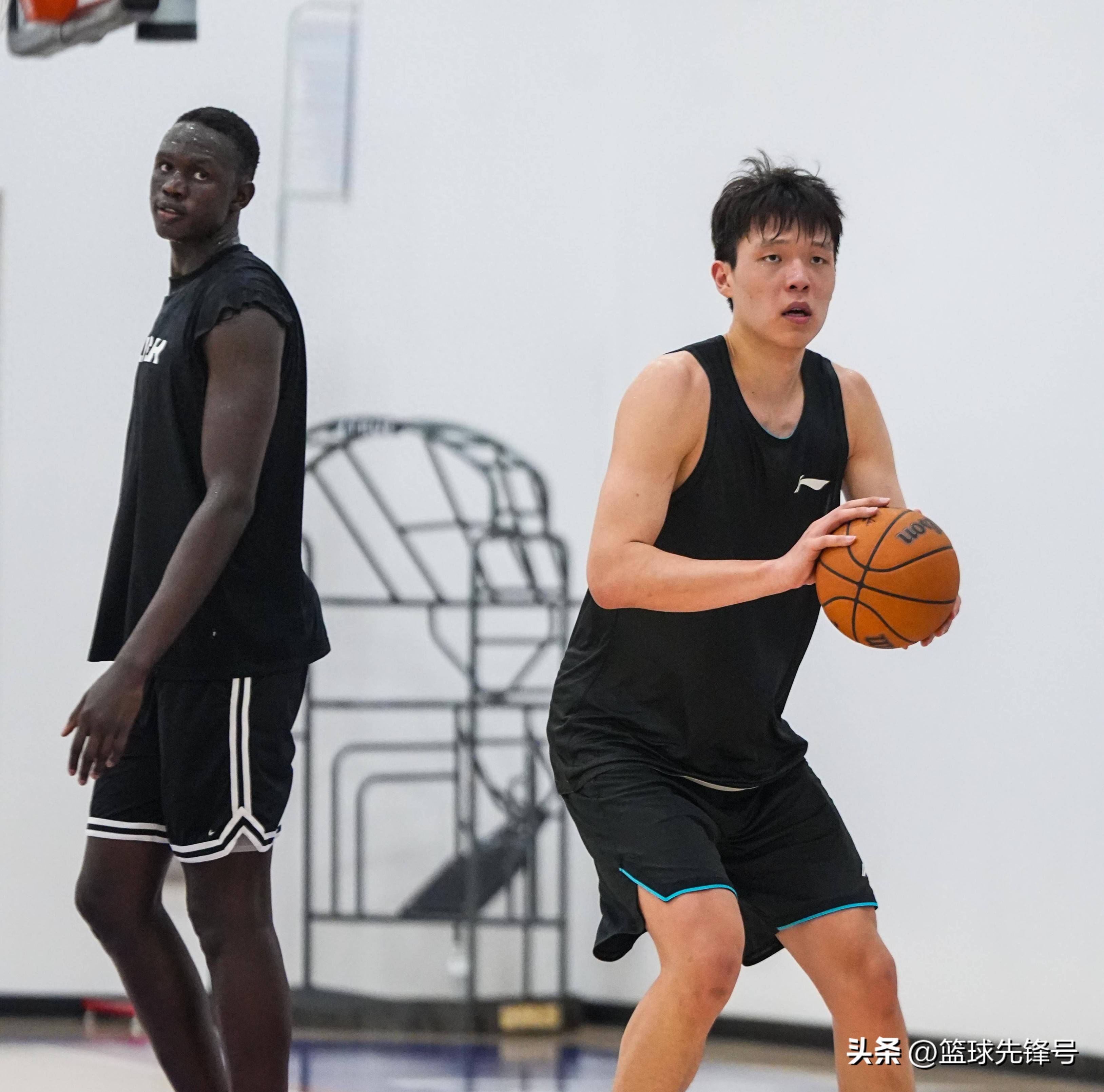 杨瀚森首秀兑现下饭承诺三分护筐妙传一个都没少的简单介绍