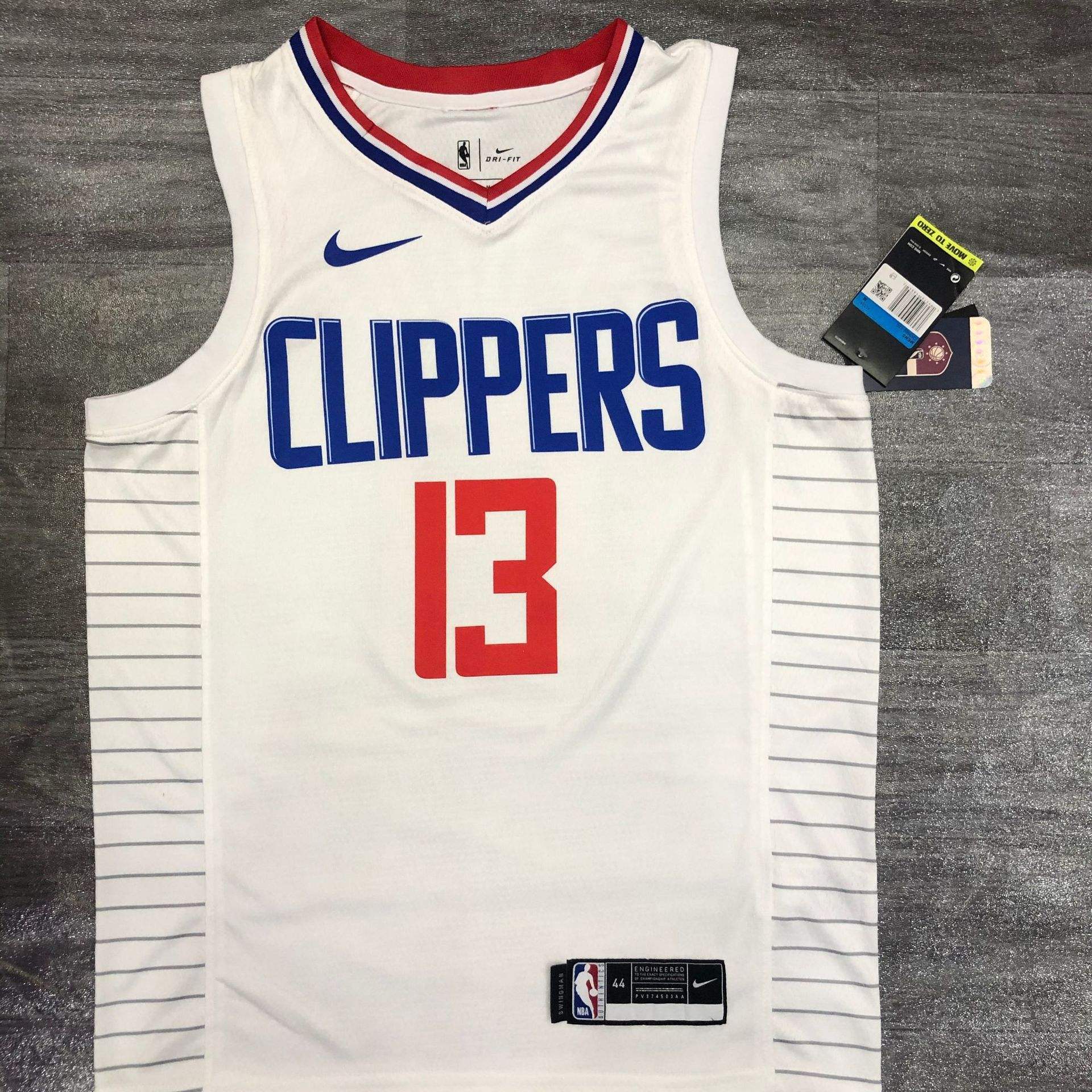 八戒体育-包含NBA-保罗穿3号球衣:回归快船不需要思考的词条